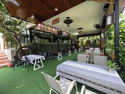 Kokhaburi Hotel
