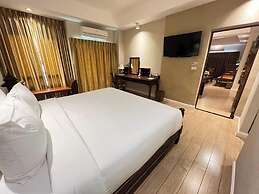 Kokhaburi Hotel