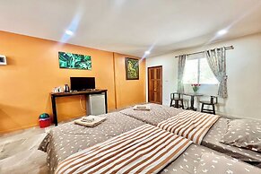 Koon Hom Apartment