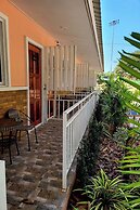 Koon Hom Apartment