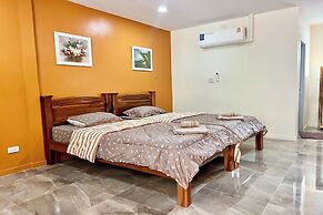 Koon Hom Apartment