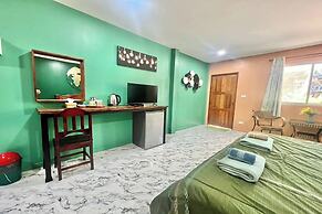 Koon Hom Apartment