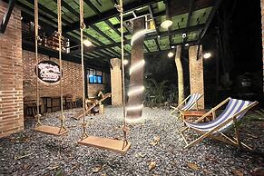 Koon Hom Apartment