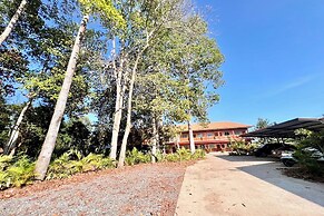 Koon Hom Apartment