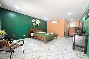 Koon Hom Apartment