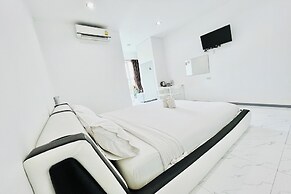 Parichat Bandung Hotel