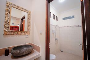 Shana Homestay by EPS