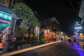 Shana Homestay by EPS