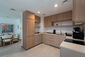 Vibrant 2BR Miami Vibes at Business Bay