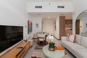 Vibrant 2BR Miami Vibes at Business Bay