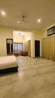 Holiday Highlight By Golden Castle Hotel