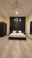 Holiday Highlight By Golden Castle Hotel