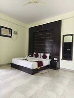 Holiday Highlight By Golden Castle Hotel