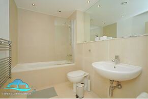 2 Bed Flat - Sleeps 6 - Parking - Wifi
