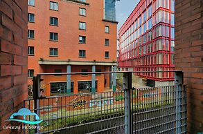 2 Bed Flat - Sleeps 6 - Parking - Wifi