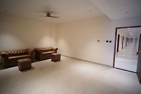 Ellora Hotel