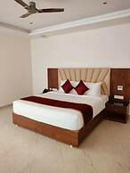Ellora Hotel