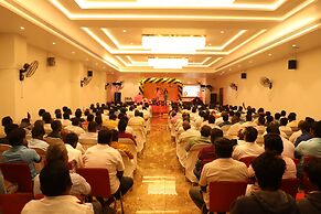 Ellora Hotel