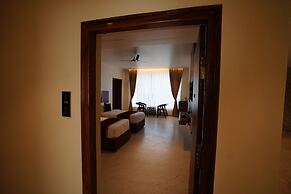 Ellora Hotel