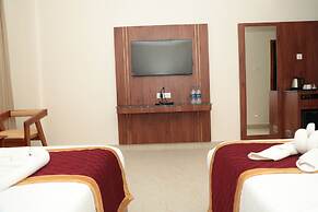 Ellora Hotel