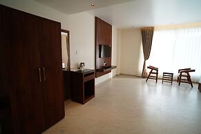 Ellora Hotel