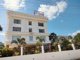 Ellora Hotel