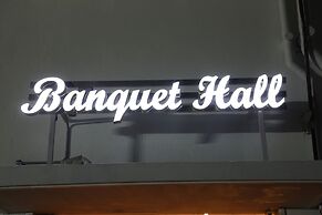 Ellora Hotel