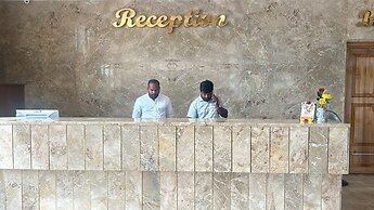 Ellora Hotel
