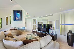 Cozy Suite - Ocean View & Private Beach
