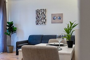 Elegant Flat 5 Walk to Metro Panormou