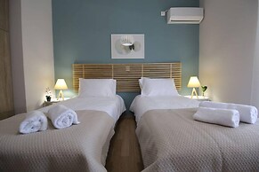 Penthouse lux Flat With 2 bd Next to Larissis