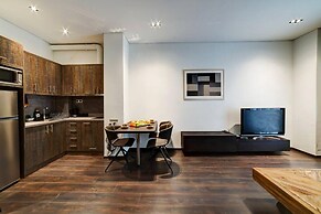 Classy and Stylish Apartment Next to Hilton