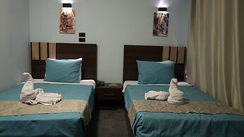 Good Season Hotel