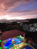 Hotel Golden Hills