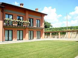 Apartment in Iseo With Pool