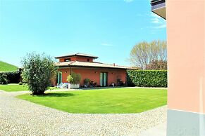 Apartment in Iseo With Pool