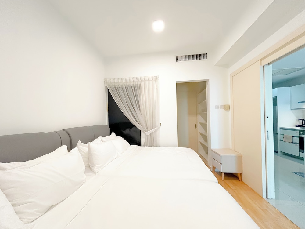 Solaris Dutamas by Manhattan Group