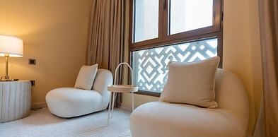 Massive 2 Bedroom with Palm View Balqis