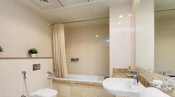 Massive 2 Bedroom with Palm View Balqis