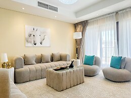 Massive 2 Bedroom with Palm View Balqis