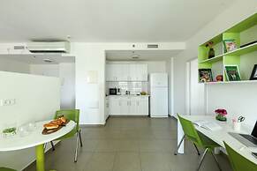1 BR Apt w living room & learning area