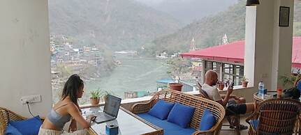 Skyard Hostel & Homestay (Harsil Valley)