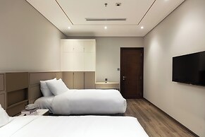 Otis Apartment