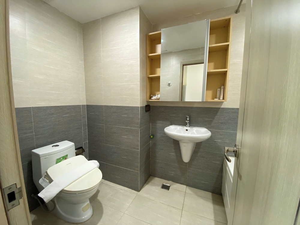 Juna Hotel