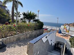 Sunny Seaview Modern apt - Pool and Beach Access