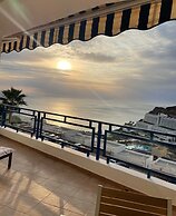 Sunny Seaview Modern apt - Pool and Beach Access