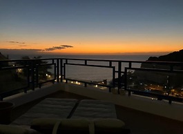 Sunny Seaview Modern apt - Pool and Beach Access