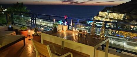 Sunny Seaview Modern apt - Pool and Beach Access