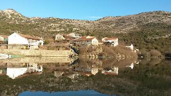 Lake House Puro