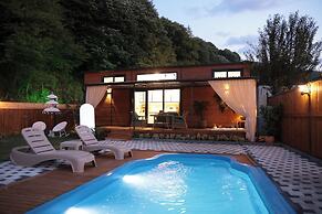 The Jungle Bungalov